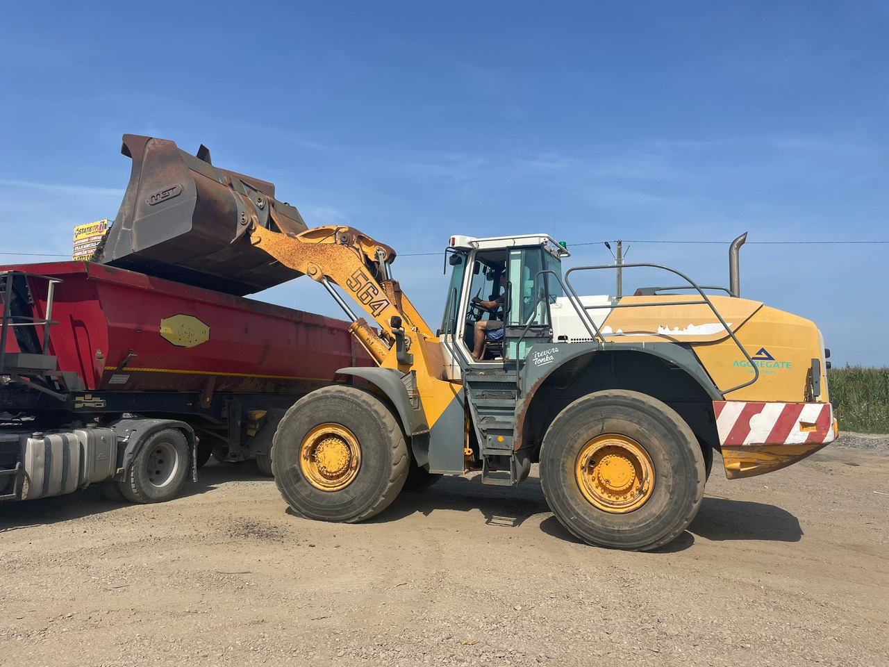 LIEBHERR 564 FRONT LOADER - Wheel loader: picture 4 LIEBHERR 564 FRONT LOADER - Wheel loader: picture 4