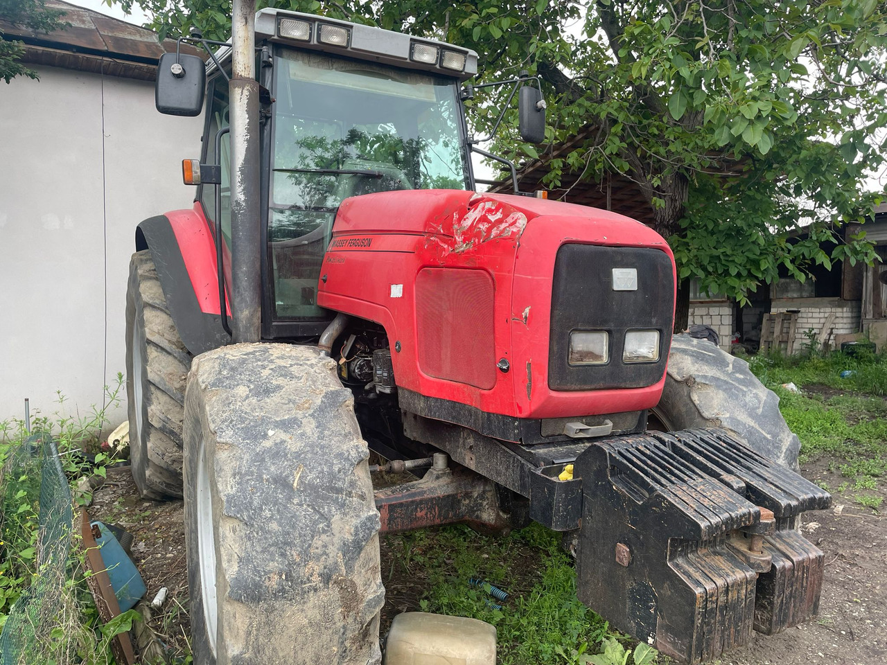 Massey Ferguson 8220 Tractor - Farm tractor: picture 4 Massey Ferguson 8220 Tractor - Farm tractor: picture 4