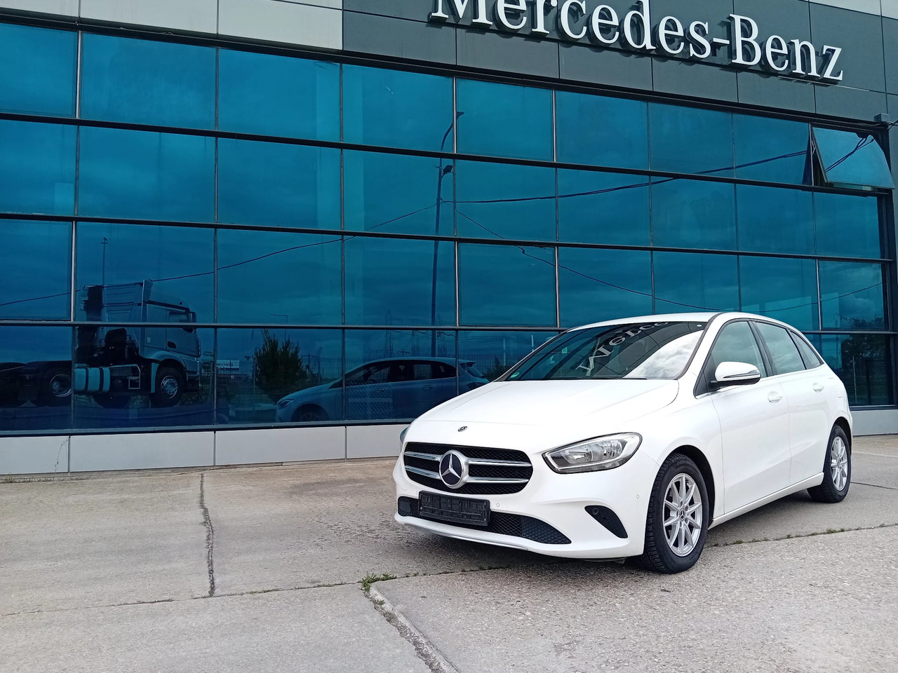 Mercedes-Benz B 180d, TOP !!! - Sedan: picture 1 Mercedes-Benz B 180d, TOP !!! - Sedan: picture 1