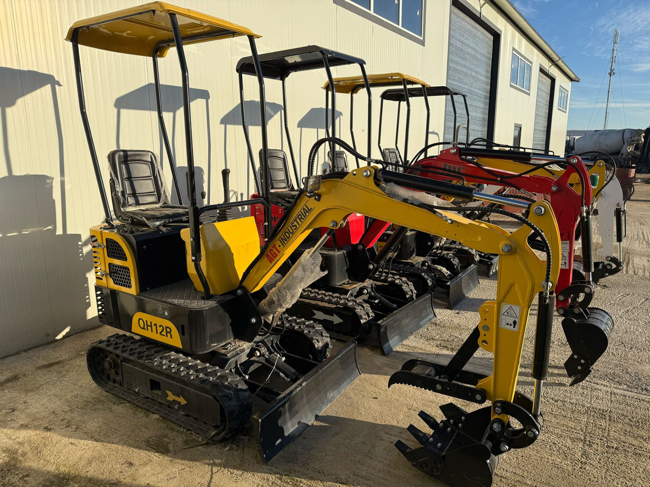 MINIEXCAVATOR JPC H10 - Other machinery: picture 2 MINIEXCAVATOR JPC H10 - Other machinery: picture 2