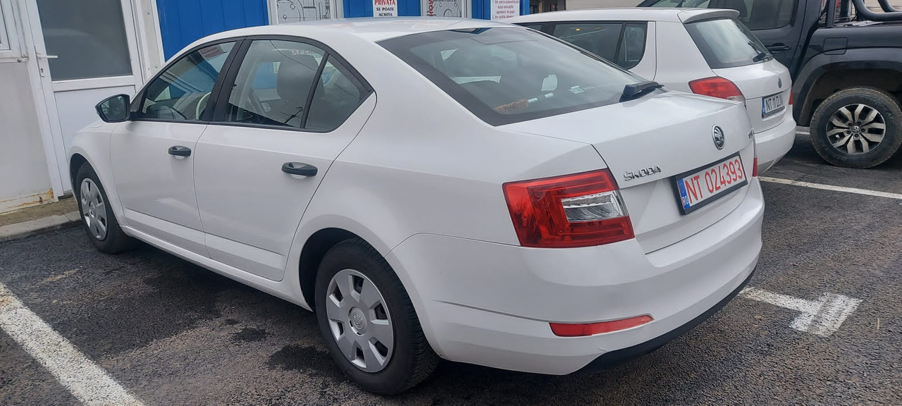 SKODA OCTAVIA - Sedan: picture 3 SKODA OCTAVIA - Sedan: picture 3