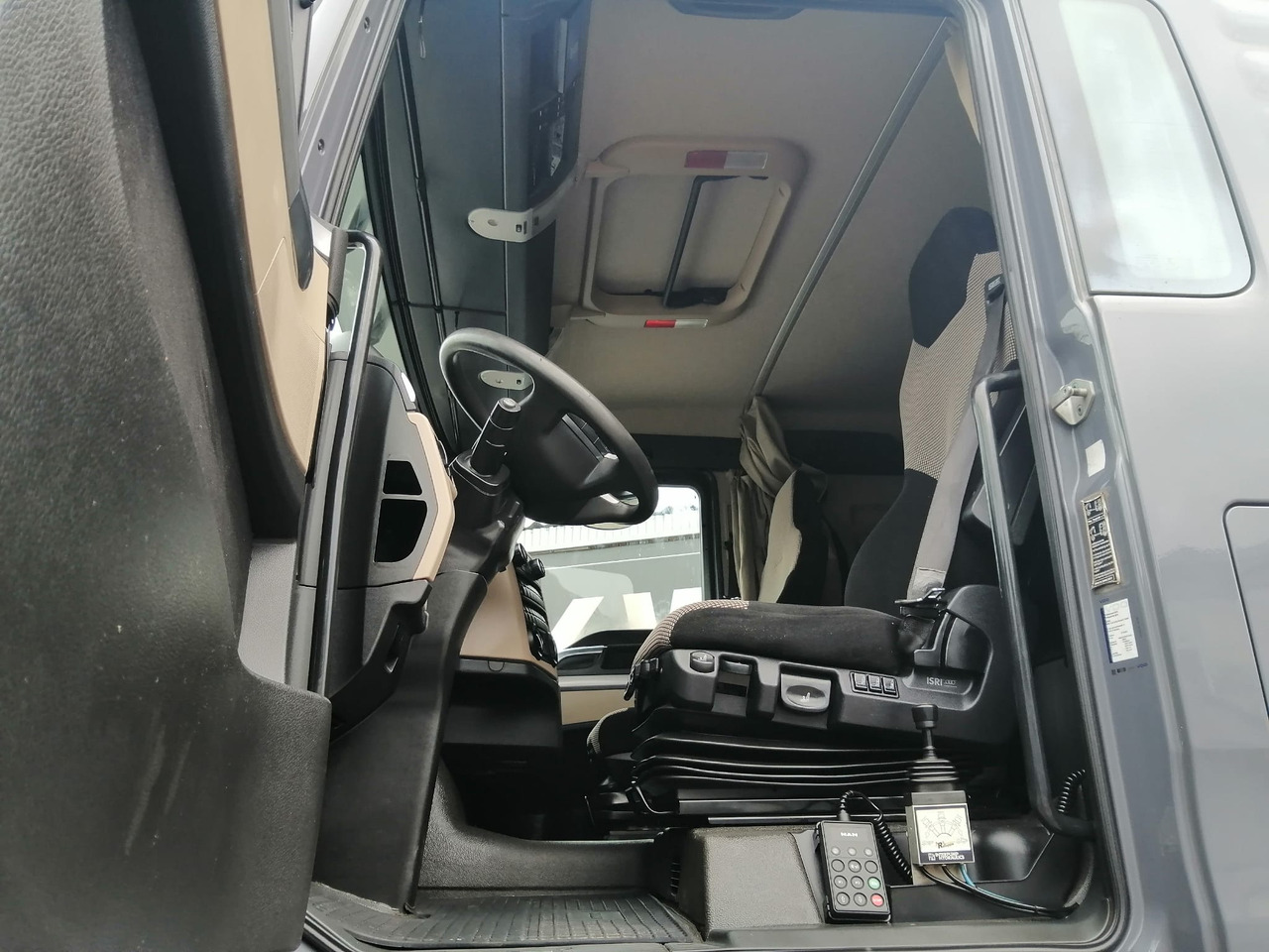 Interior photo 2: Tractor unit MAN 18.460 TGX 4X4 Hidro Drive TOP !!!