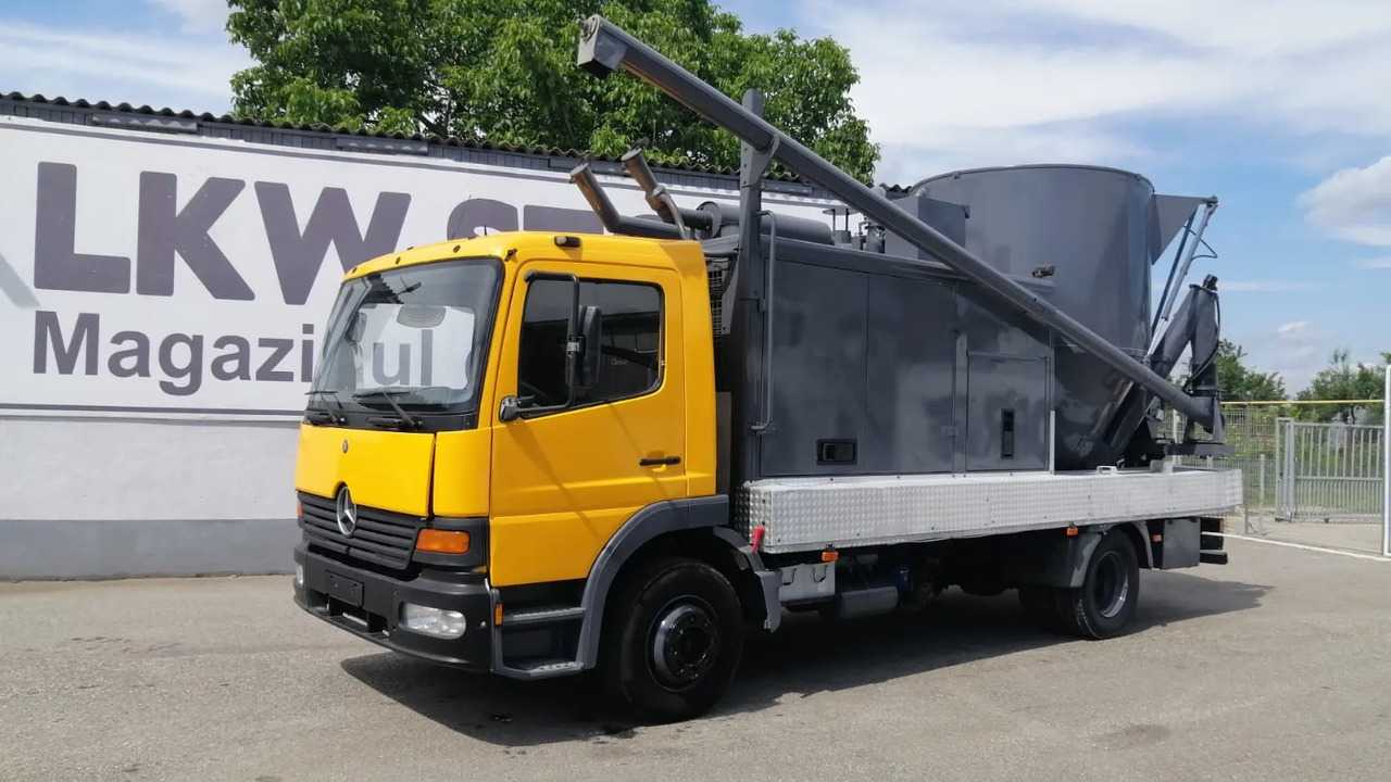 Mercedes-Benz Atego & Gmelin Animal Feed Mill and Mixer/FNC - Truck: picture 2 Mercedes-Benz Atego & Gmelin Animal Feed Mill and Mixer/FNC - Truck: picture 2