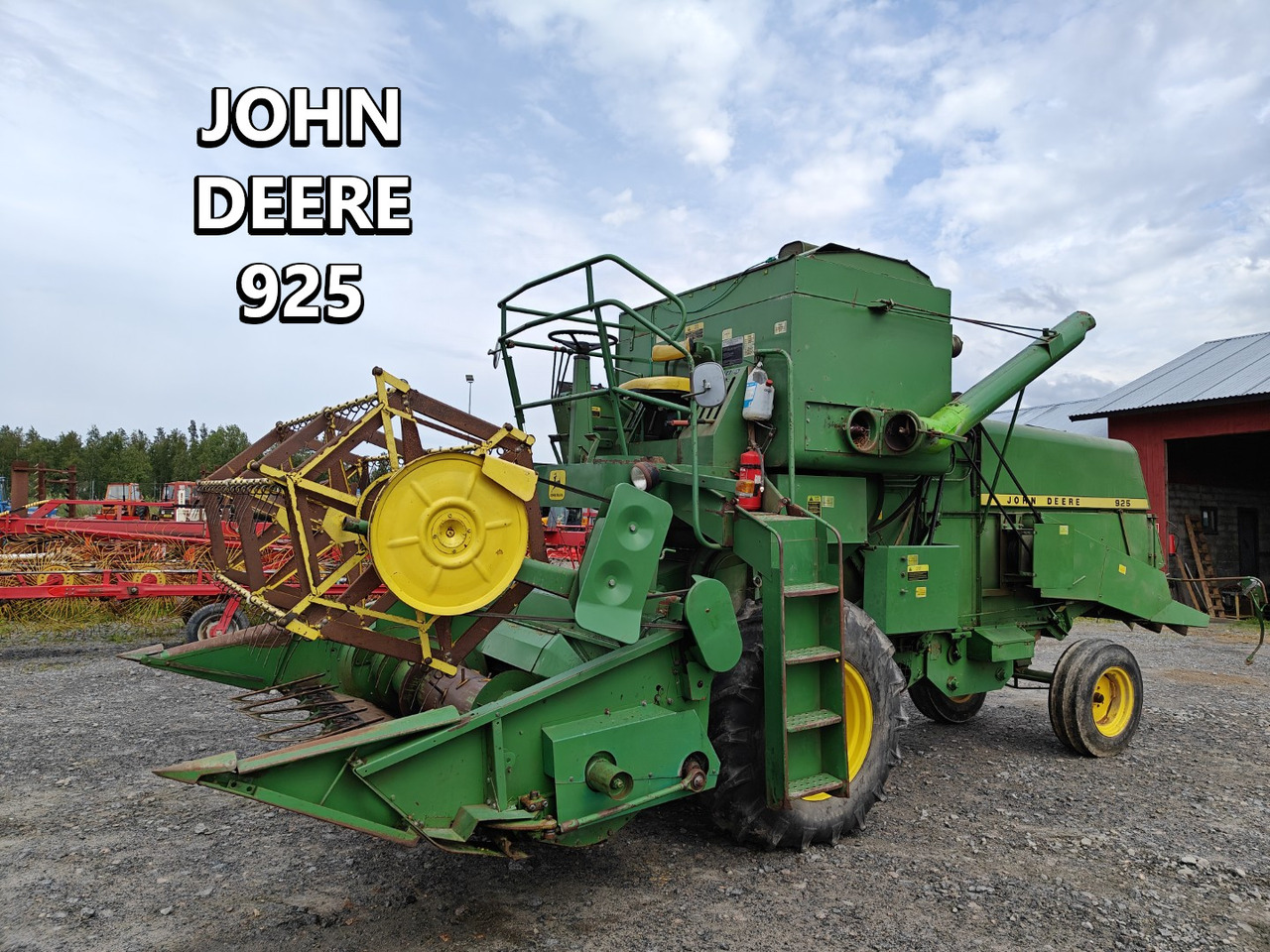 JOHN DEERE 925 leikkuupuimuri - Combine harvester: picture 1 JOHN DEERE 925 leikkuupuimuri - Combine harvester: picture 1
