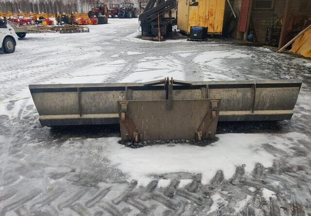 Lumilevy - Puskulevy 350cm - EURO ja 3pistekiinnitys - Snow plough for Agricultural machinery: picture 4 Lumilevy - Puskulevy 350cm - EURO ja 3pistekiinnitys - Snow plough for Agricultural machinery: picture 4