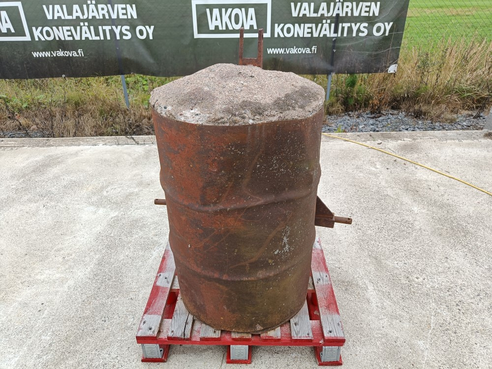 Takapaino traktoriin - Counterweight for Farm tractor: picture 2 Takapaino traktoriin - Counterweight for Farm tractor: picture 2