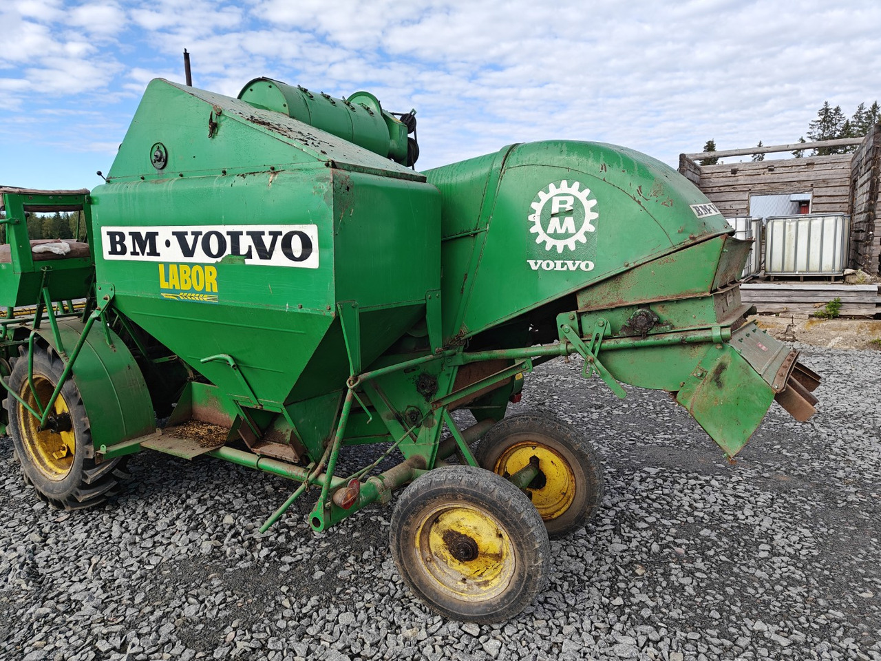 Volvo BM ST257 leikkuupuimuri työleveys 190cm, vaikka koeruutupuimuriksi, katso video! - Combine harvester: picture 5 Volvo BM ST257 leikkuupuimuri työleveys 190cm, vaikka koeruutupuimuriksi, katso video! - Combine harvester: picture 5