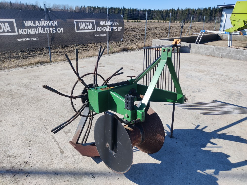 Ylömec perunannostokone - Potato harvester: picture 1 Ylömec perunannostokone - Potato harvester: picture 1