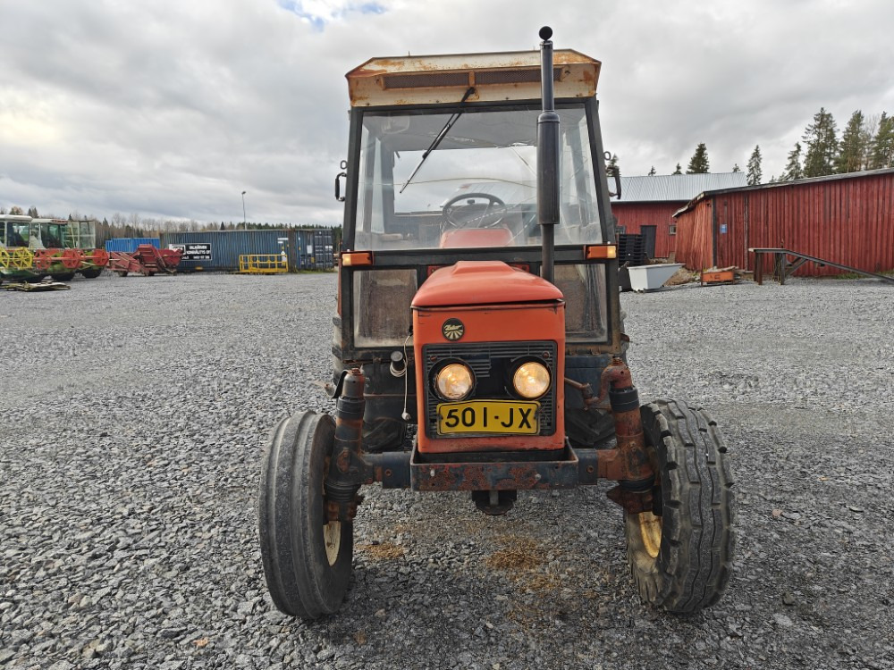 ZETOR 7011 - Farm tractor: picture 5 ZETOR 7011 - Farm tractor: picture 5