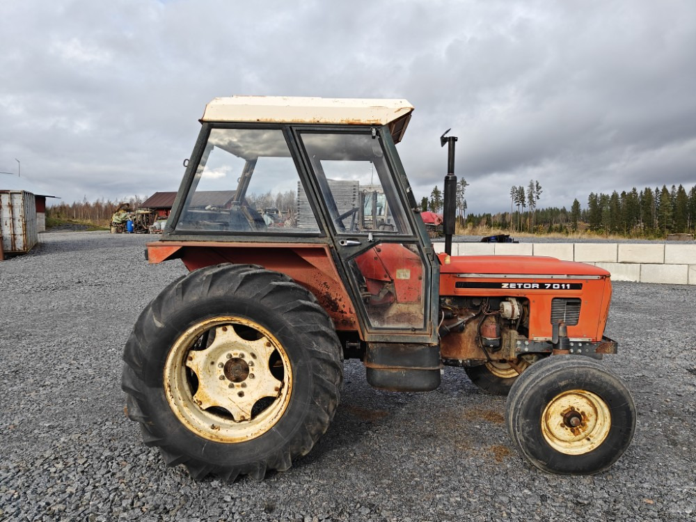 ZETOR 7011 - Farm tractor: picture 4 ZETOR 7011 - Farm tractor: picture 4