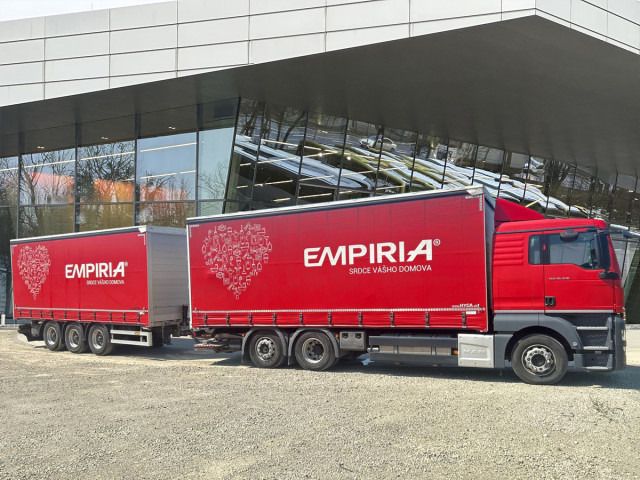 Curtainsider truck MAN TGX 26.470 6X2-4 BL tandem: picture 10