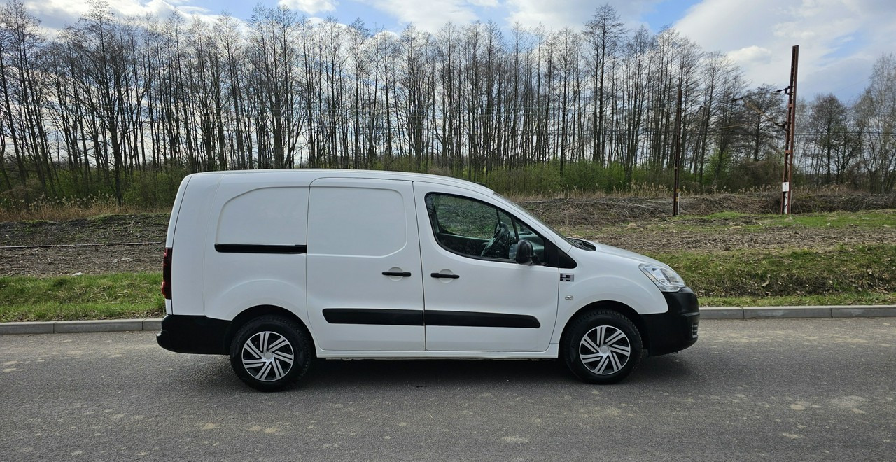 Citroen Berlingo long *3-osobowy *mały przebieg* - Small van: picture 4 Citroen Berlingo long *3-osobowy *mały przebieg* - Small van: picture 4