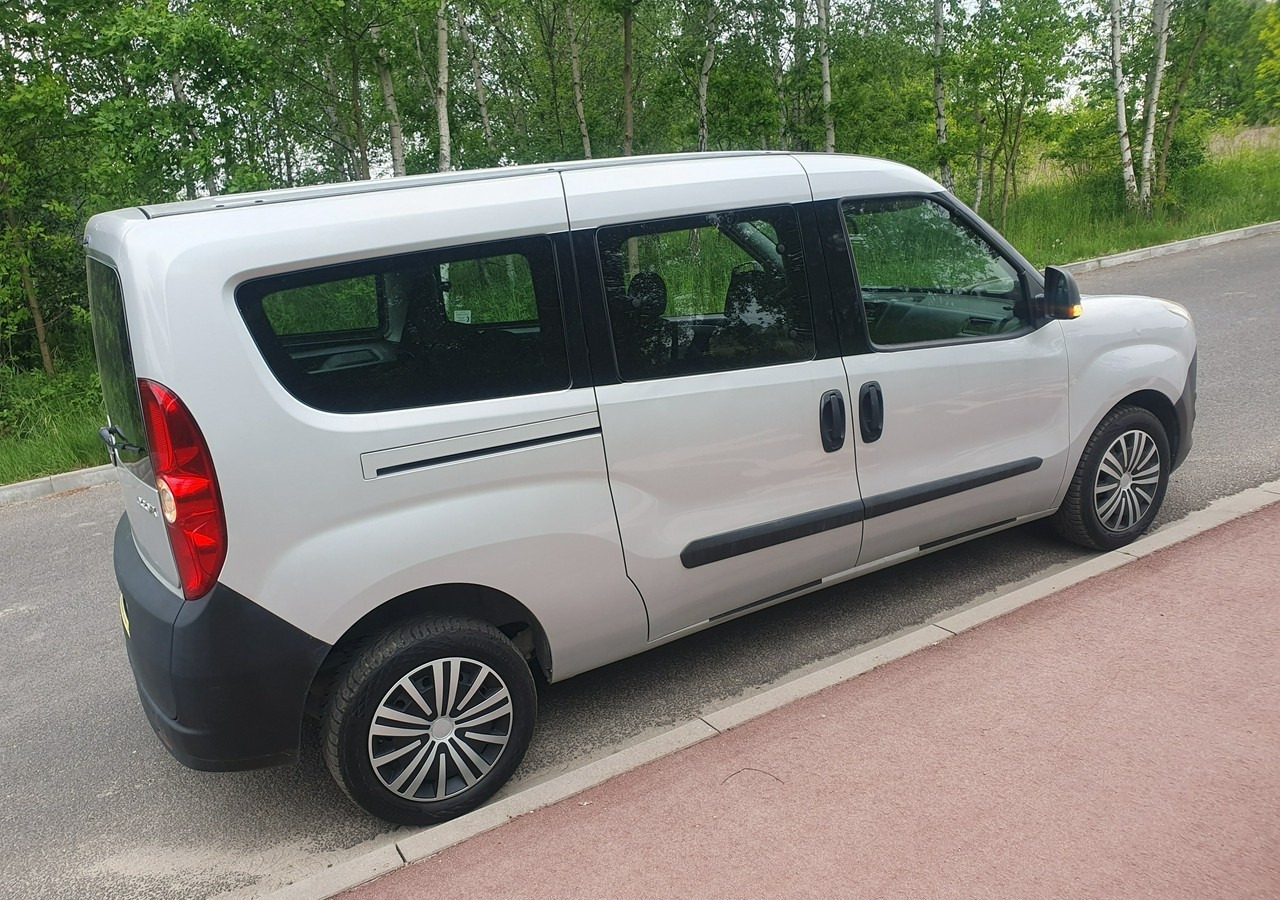Opel Combo III wersja długa *long* - Station wagon: picture 5 Opel Combo III wersja długa *long* - Station wagon: picture 5