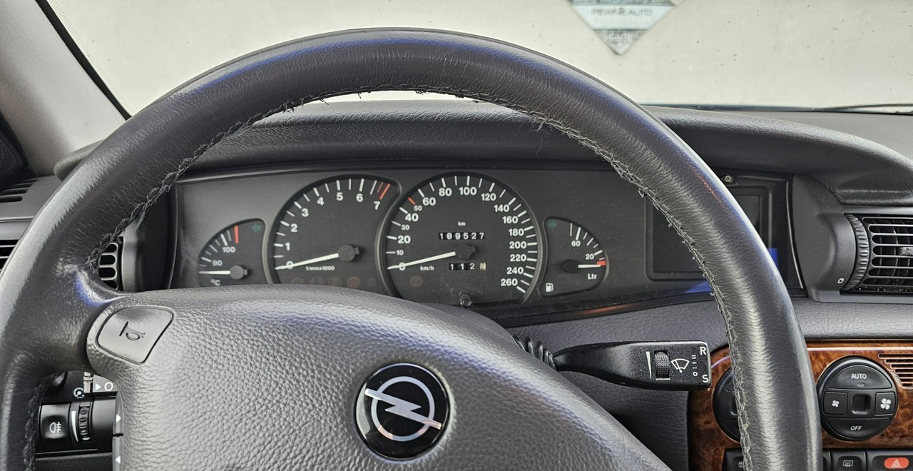 Station wagon Opel Omega B 2,5 v6 *automat* napęd tył *welury*: picture 9