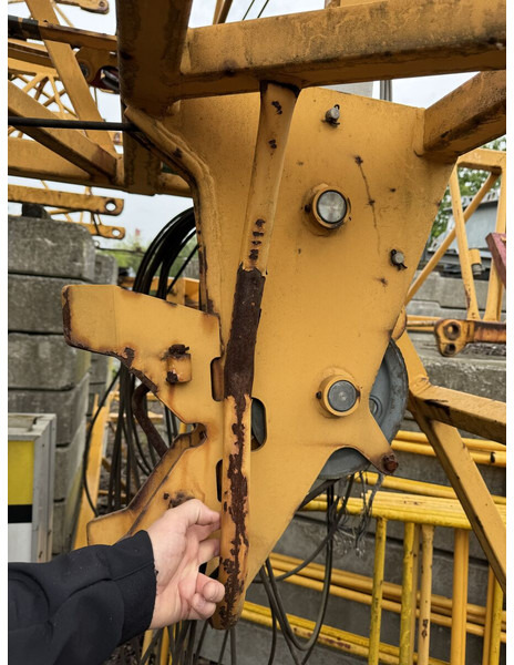 Liebherr 42K.1, 2008 yom - some Works needed - Tower crane: picture 5 Liebherr 42K.1, 2008 yom - some Works needed - Tower crane: picture 5
