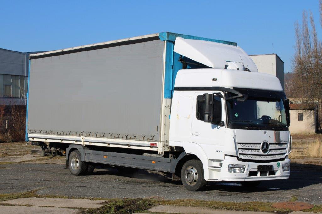 Mercedes-Benz Atego 1223 - Curtainsider truck: picture 1 Mercedes-Benz Atego 1223 - Curtainsider truck: picture 1