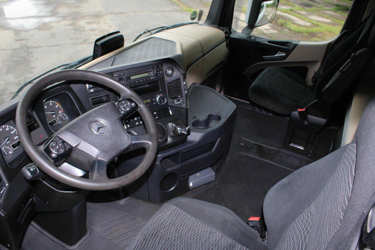 Tractor unit Mercedes-Benz Actros 1845: picture 6