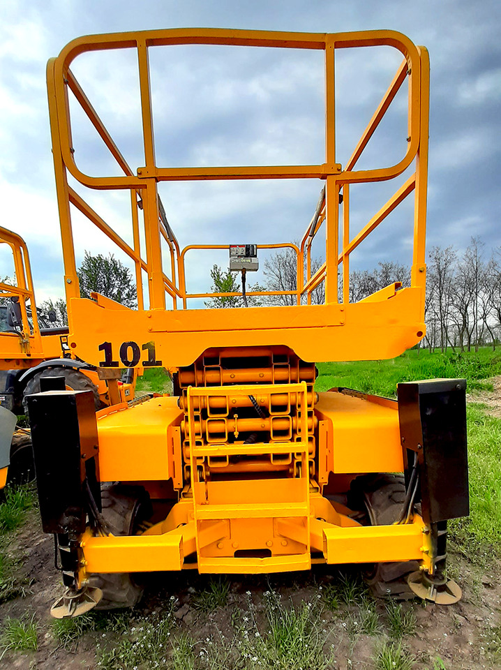HAULOTTE Compact 12 DX - Scissor lift: picture 5 HAULOTTE Compact 12 DX - Scissor lift: picture 5