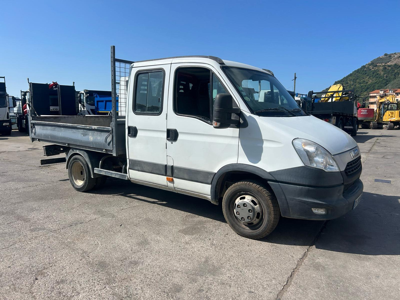 Tipper van IVECO DAILY 35C13: picture 32
