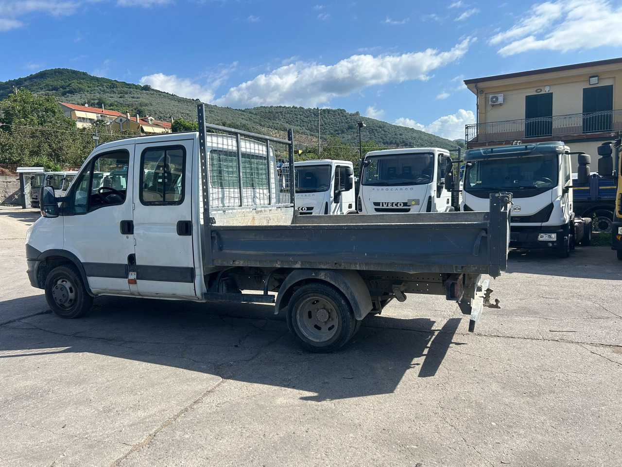 Tipper van IVECO DAILY 35C13: picture 23