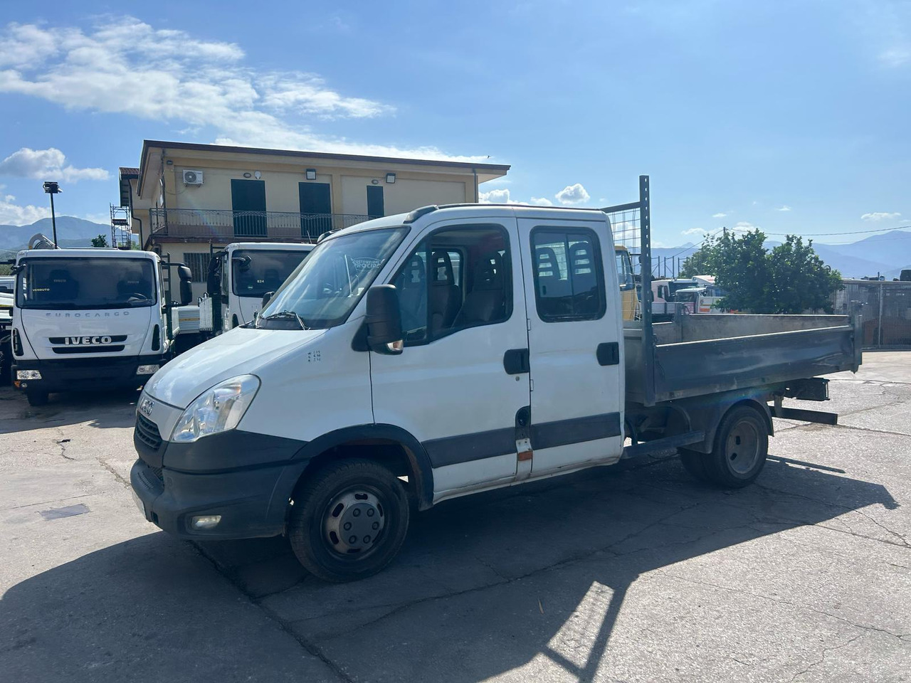 Tipper van IVECO DAILY 35C13: picture 37