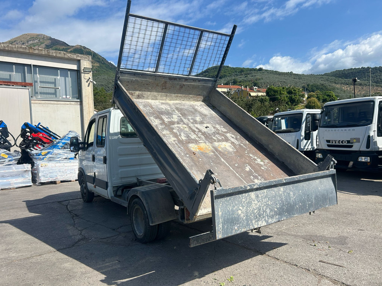 Tipper van IVECO DAILY 35C13: picture 10