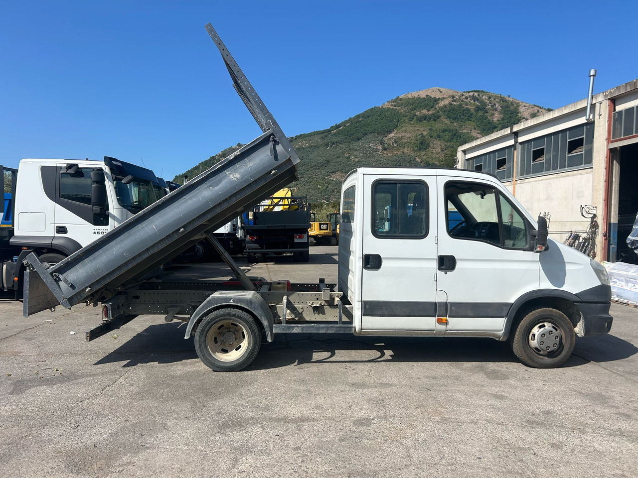 Tipper van IVECO DAILY 35C13: picture 14