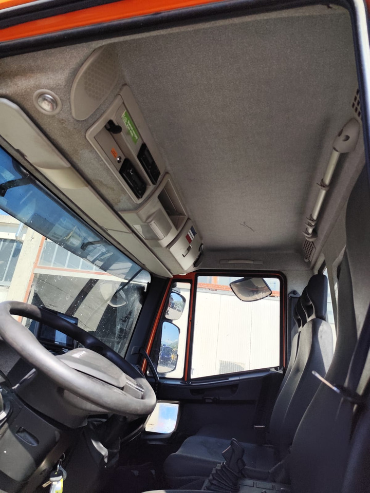 IVECO EUROCARGO 120-190L - Cab chassis truck: picture 3 IVECO EUROCARGO 120-190L - Cab chassis truck: picture 3