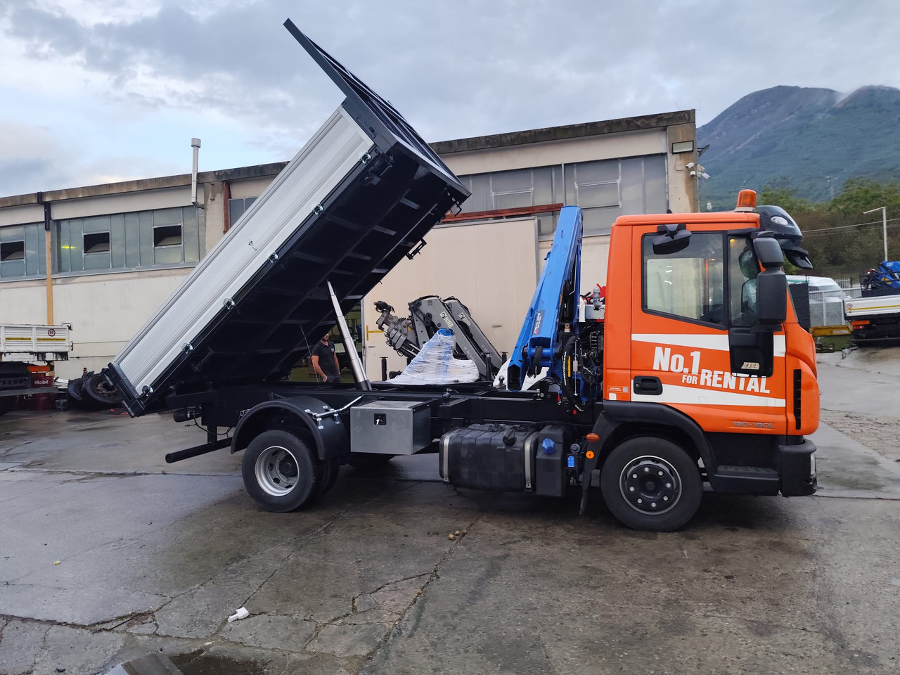 IVECO EUROCARGO 120-90L - Crane truck, Tipper: picture 5 IVECO EUROCARGO 120-90L - Crane truck, Tipper: picture 5