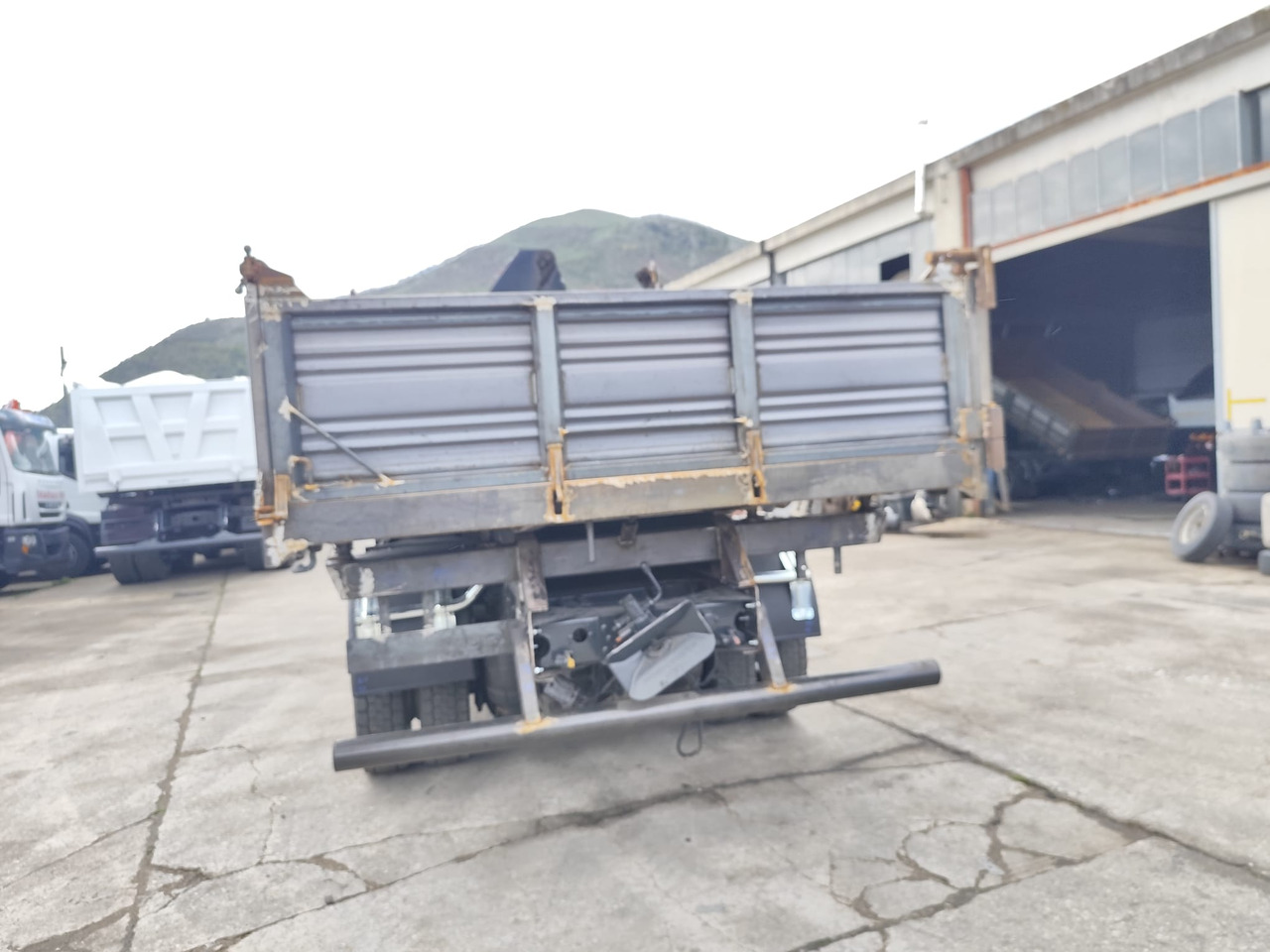 Crane truck, Tipper IVECO EUROCARGO 120E28: picture 17
