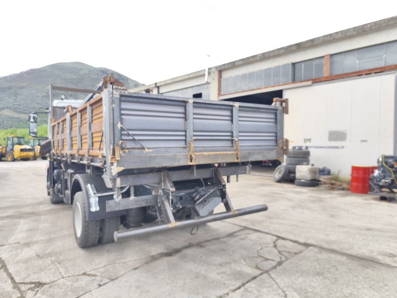 Crane truck, Tipper IVECO EUROCARGO 120E28: picture 16