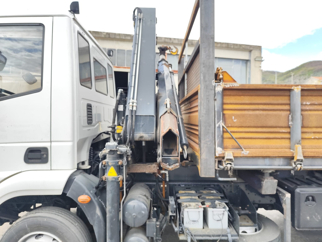 Crane truck, Tipper IVECO EUROCARGO 120E28: picture 12