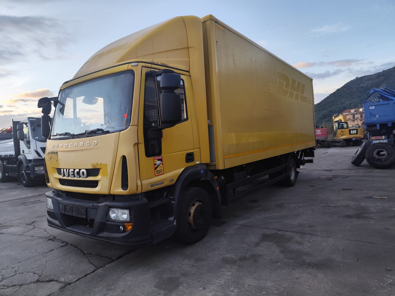 IVECO EUROCARGO 120E28P - Cab chassis truck: picture 2 IVECO EUROCARGO 120E28P - Cab chassis truck: picture 2