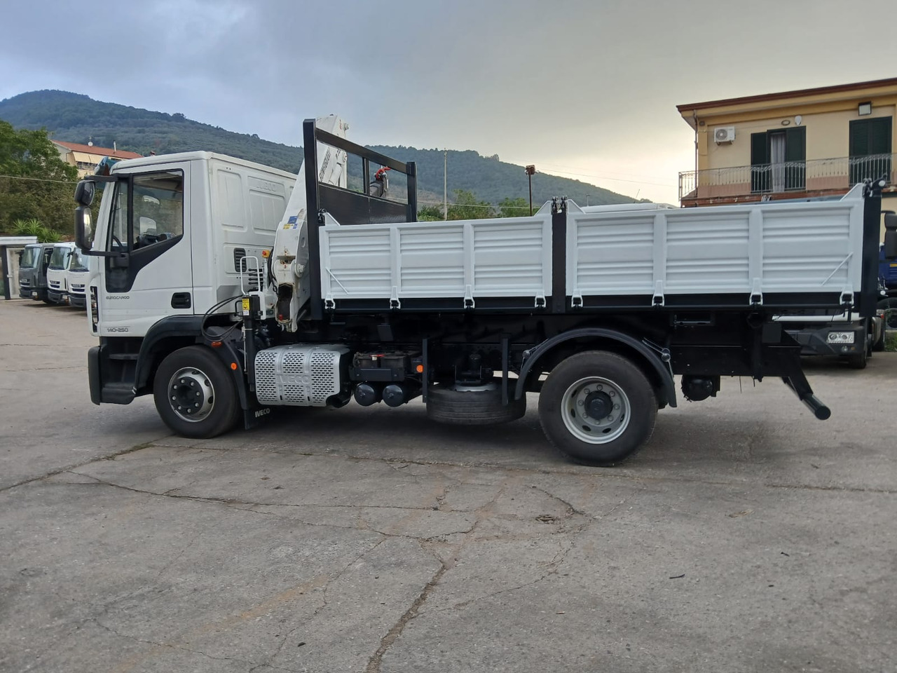Crane truck IVECO EUROCARGO 140-250: picture 10