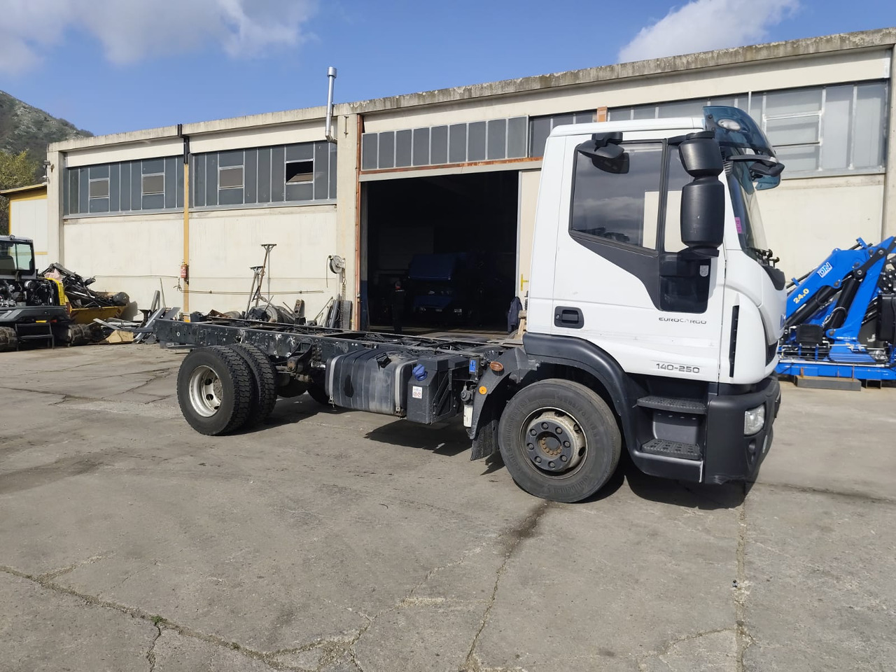 IVECO EUROCARGO 140-250 - Cab chassis truck: picture 5 IVECO EUROCARGO 140-250 - Cab chassis truck: picture 5