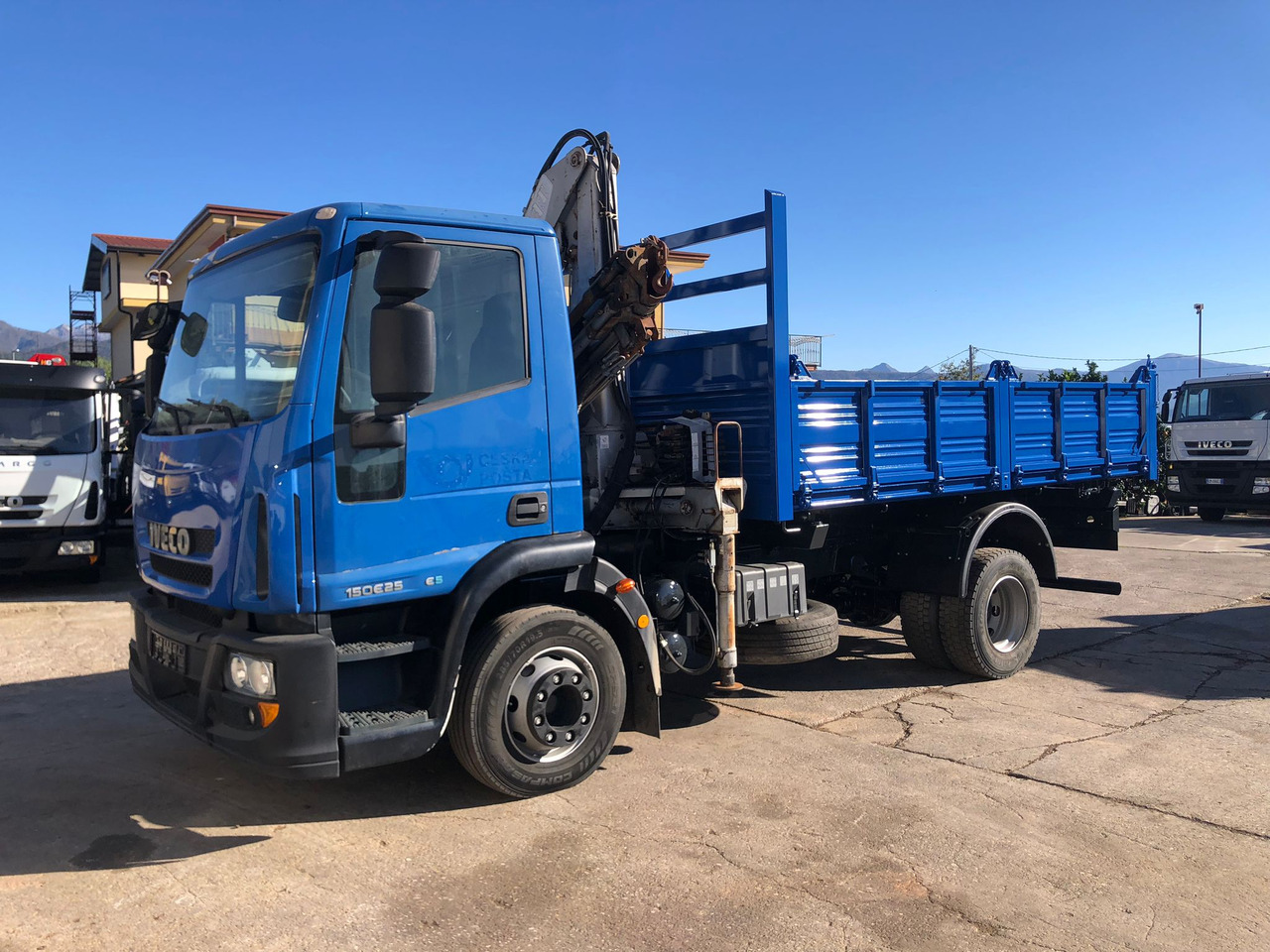 Crane truck IVECO EUROCARGO 150E25P: picture 11