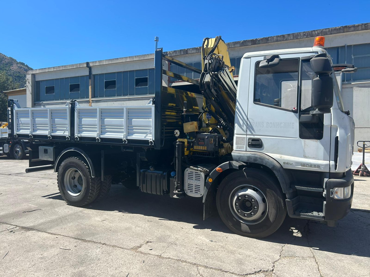 IVECO EUROCARGO 160E28 - Crane truck, Tipper: picture 3 IVECO EUROCARGO 160E28 - Crane truck, Tipper: picture 3