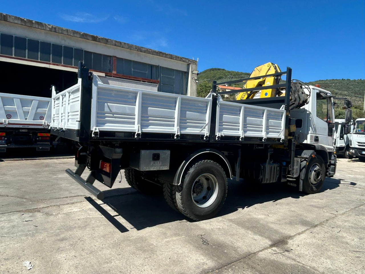 IVECO EUROCARGO 160E28 - Crane truck, Tipper: picture 5 IVECO EUROCARGO 160E28 - Crane truck, Tipper: picture 5