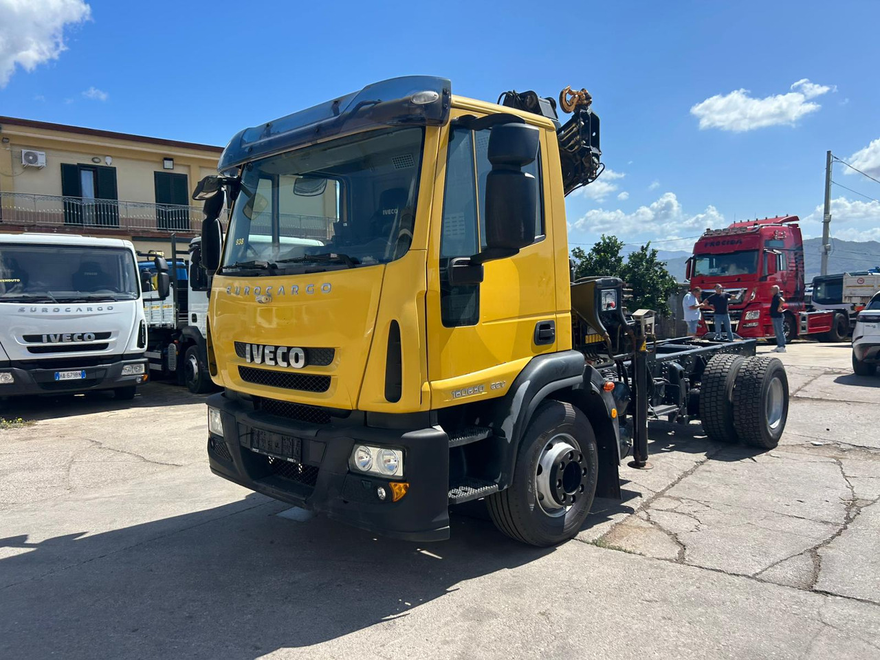 IVECO EUROCARGO 160E30 - Crane truck: picture 1 IVECO EUROCARGO 160E30 - Crane truck: picture 1