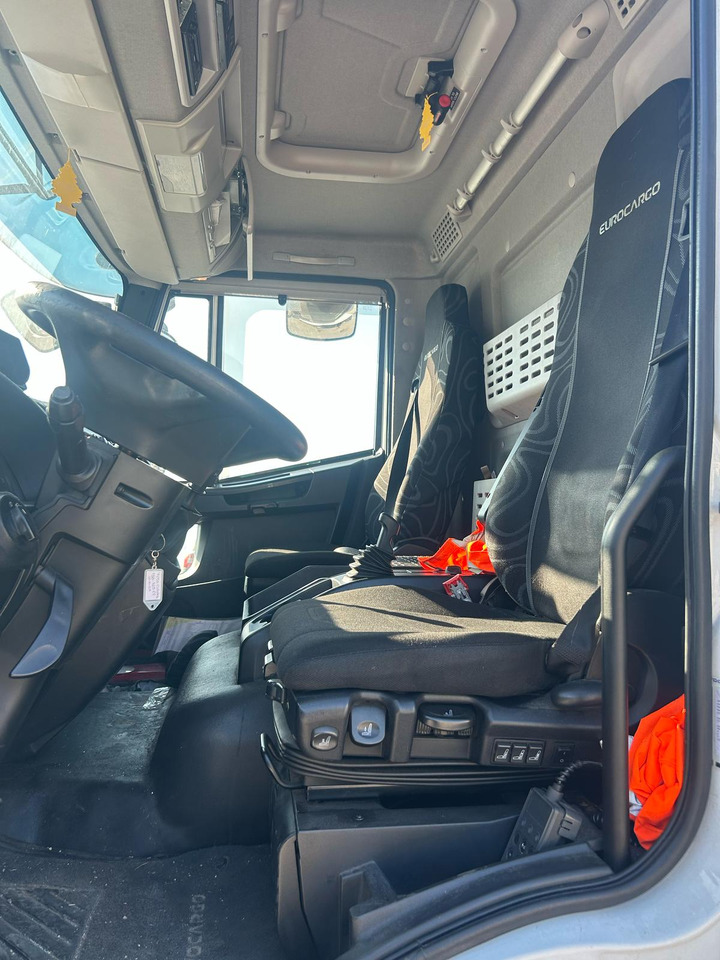 Cab chassis truck IVECO EUROCARGO 180-320: picture 17