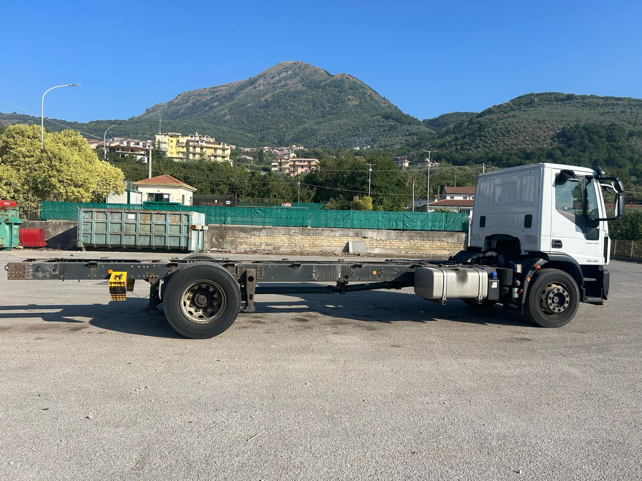 Cab chassis truck IVECO EUROCARGO 180-320: picture 11