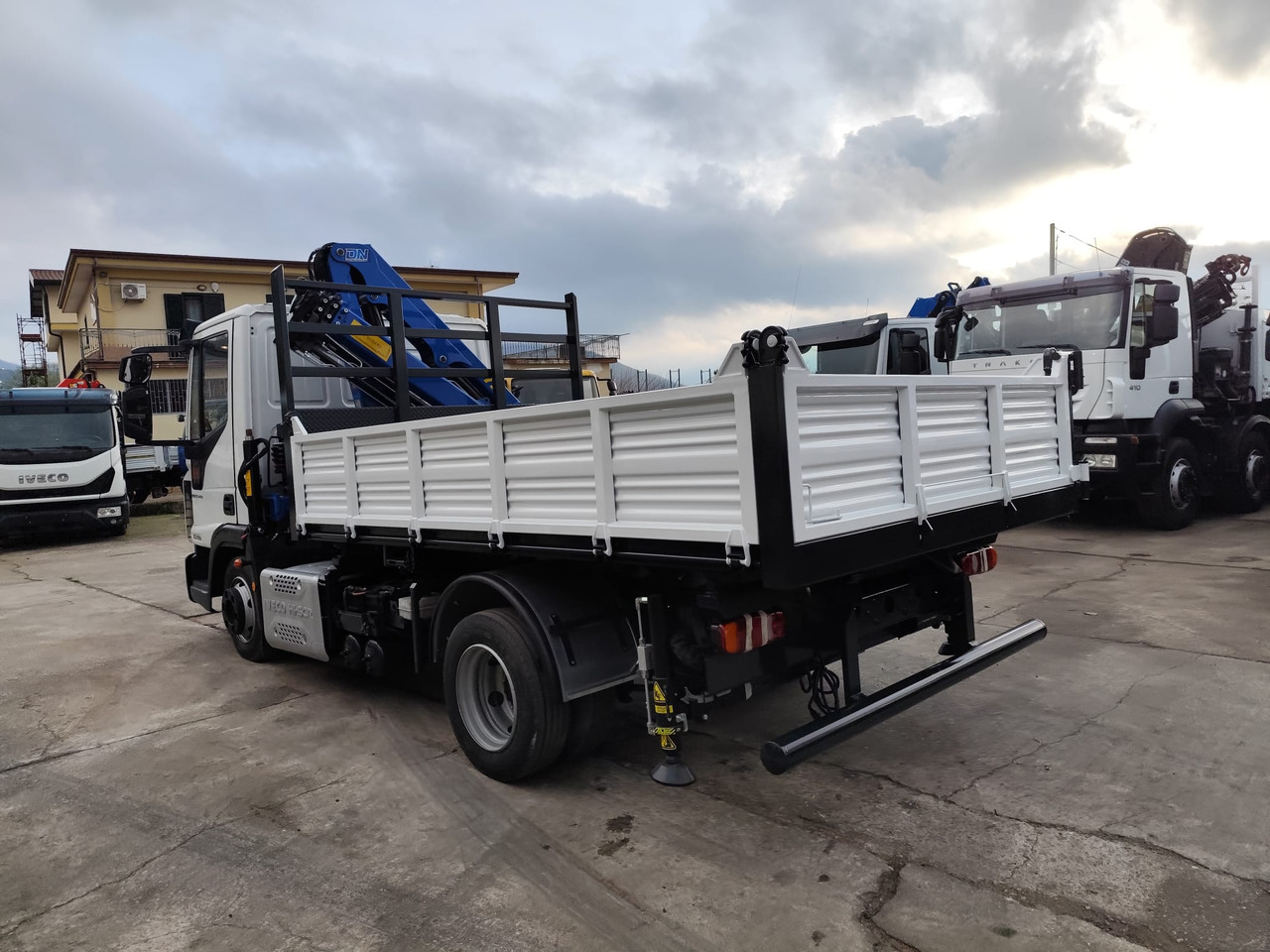 Tipper, Crane truck IVECO EUROCARGO 75-160: picture 27