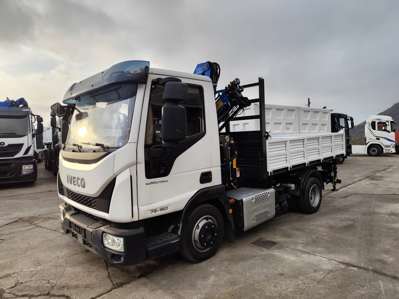 Tipper, Crane truck IVECO EUROCARGO 75-160: picture 41