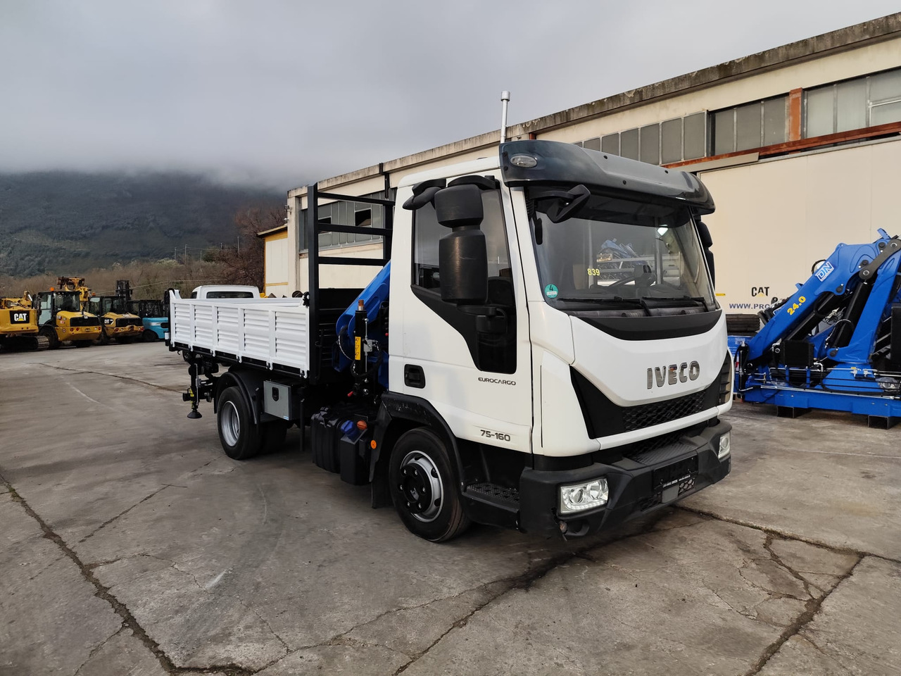 Tipper, Crane truck IVECO EUROCARGO 75-160: picture 36