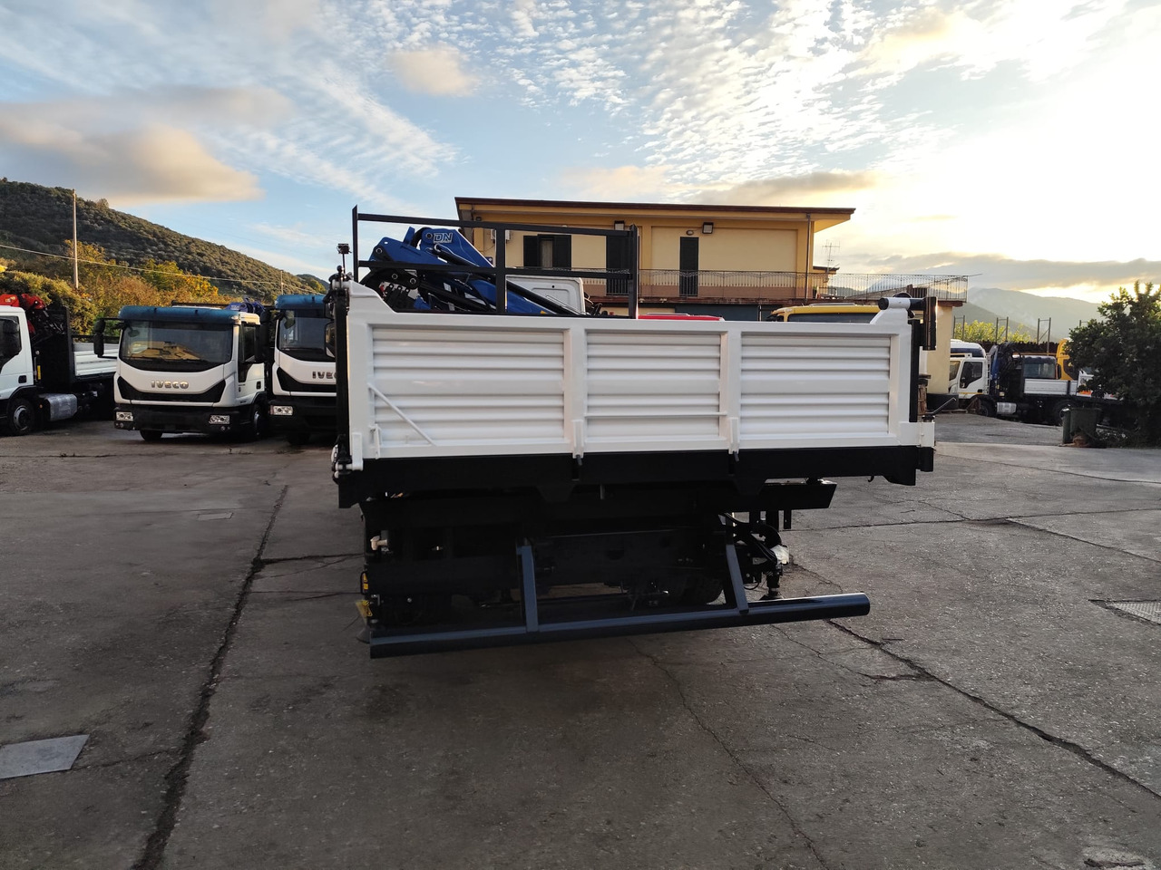 Crane truck, Tipper IVECO EUROCARGO 80-210: picture 43