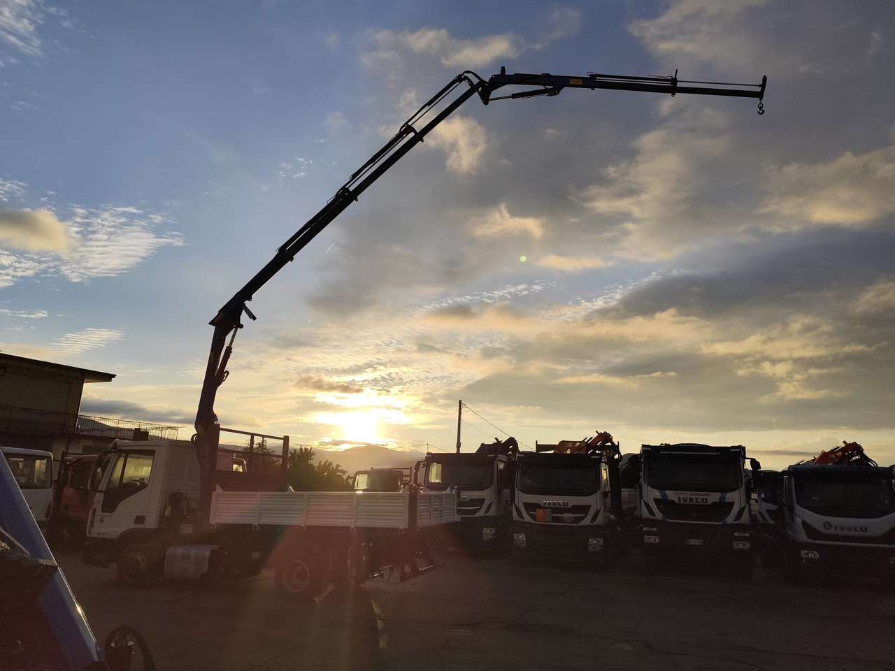 Crane truck, Tipper IVECO EUROCARGO 80-210: picture 26