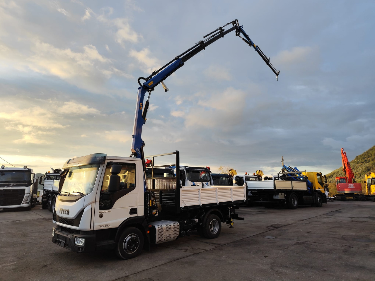 Crane truck, Tipper IVECO EUROCARGO 80-210: picture 28