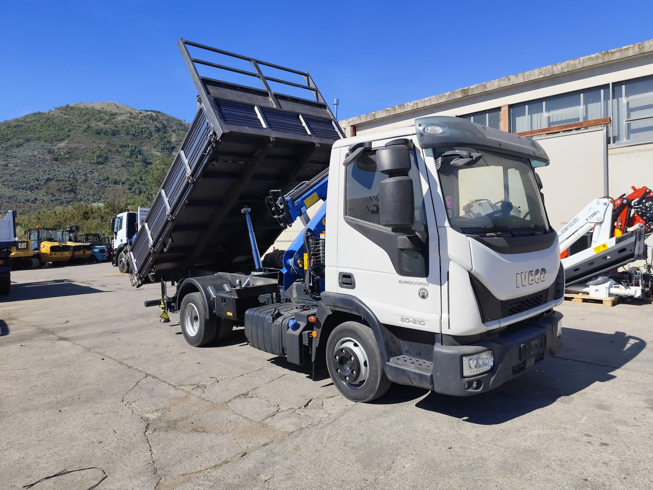 IVECO EUROCARGO 80-210 - Crane truck, Tipper: picture 4 IVECO EUROCARGO 80-210 - Crane truck, Tipper: picture 4