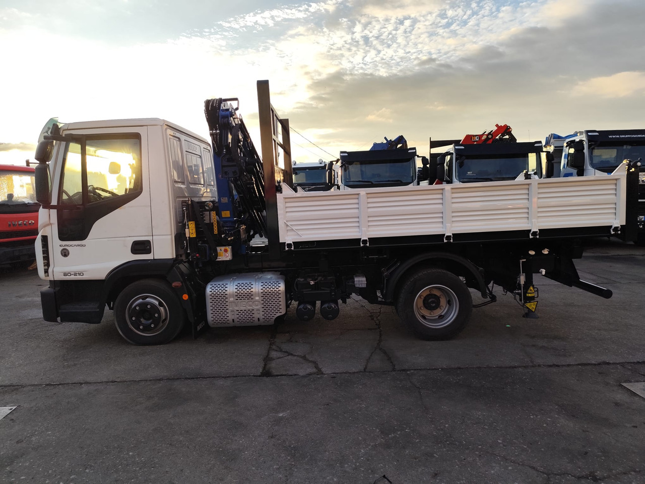 Crane truck, Tipper IVECO EUROCARGO 80-210: picture 38