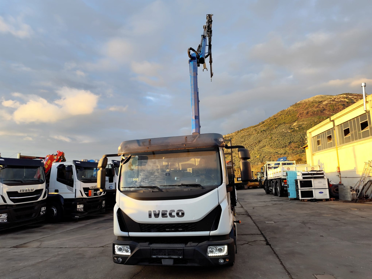 Crane truck, Tipper IVECO EUROCARGO 80-210: picture 35